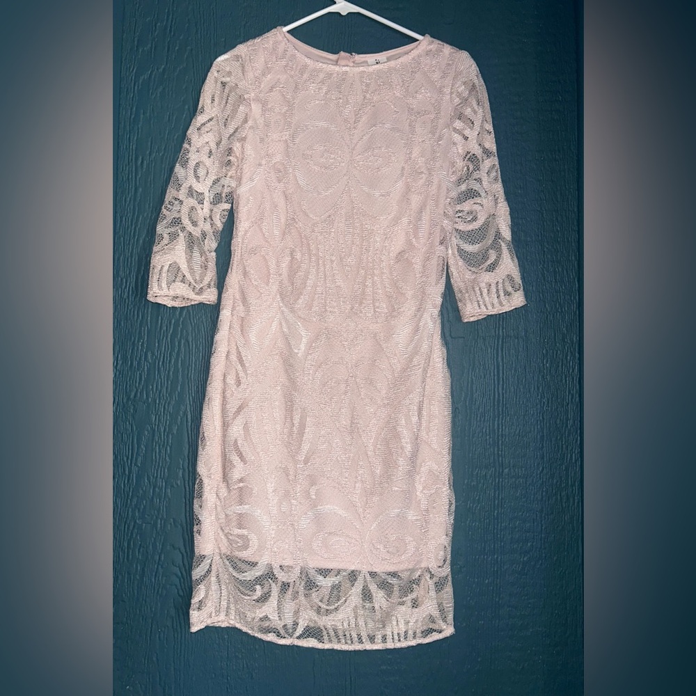 Julia Jordan Lace Dress in Light Pink
